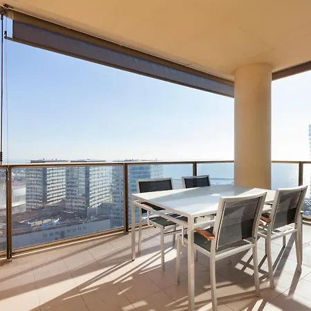 Sunny Beachfront Pool 아파트 바르셀로나