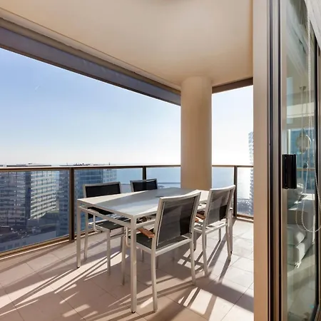Sunny Beachfront Pool 아파트 바르셀로나